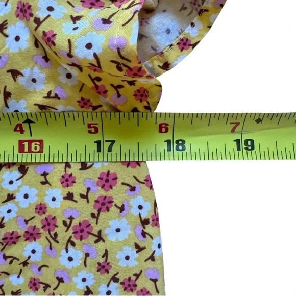 Draper James Yellow Floral Top Tee Blouse Short Sleeve Butterfly Sleeve S - Picture 6 of 9